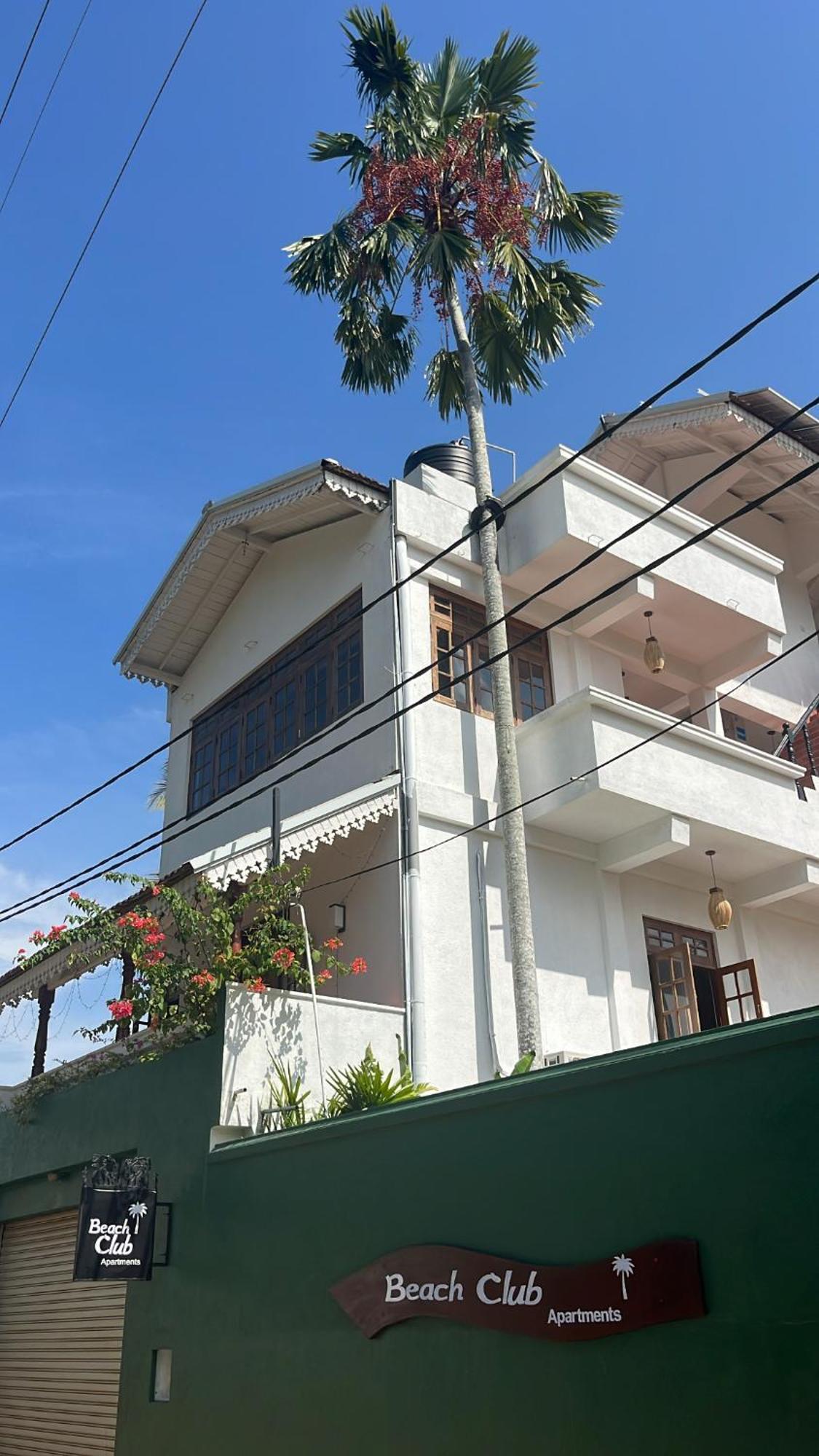 Beach Club Apartments อินดูรูวา ภายนอก รูปภาพ