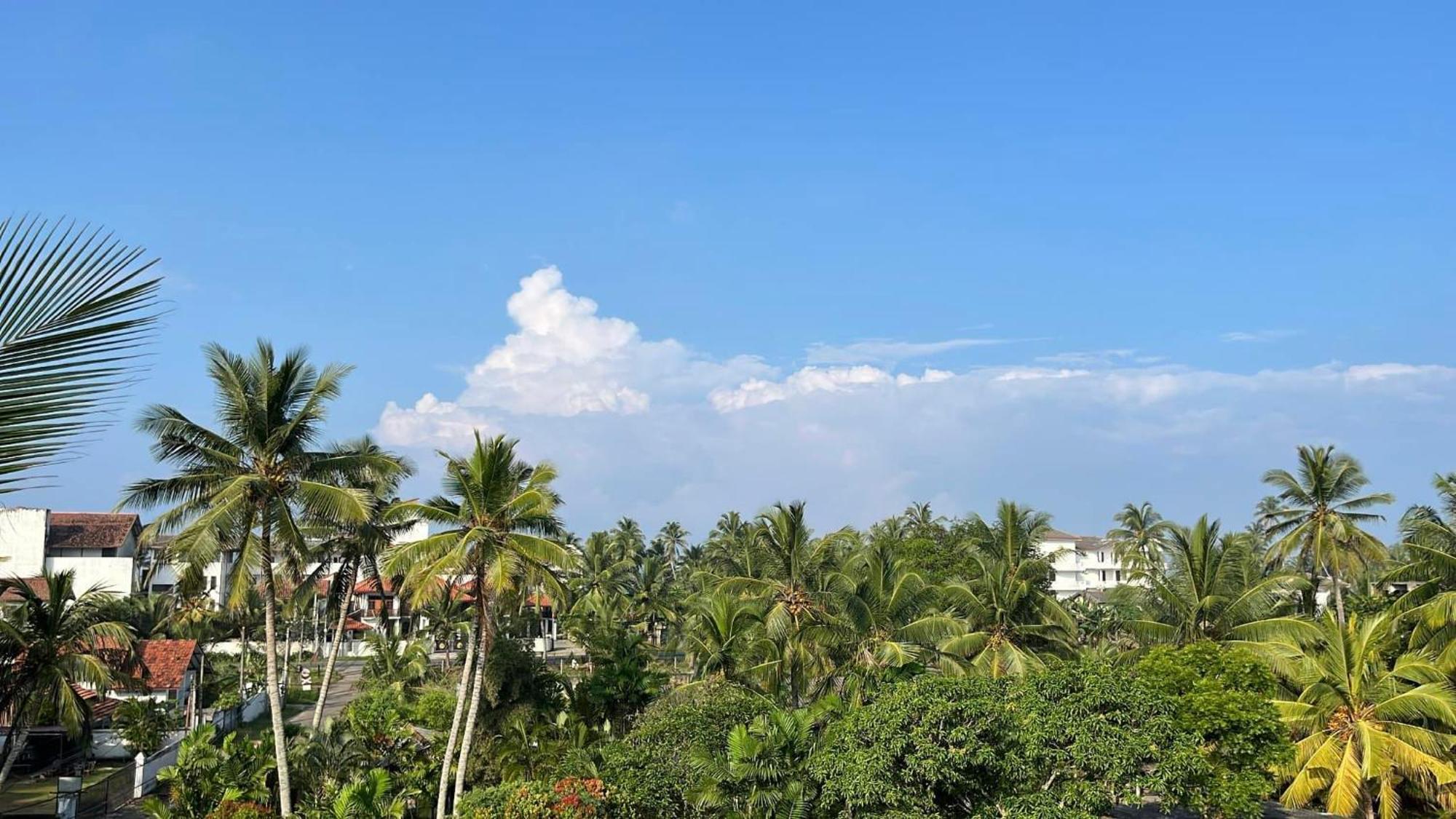 Beach Club Apartments อินดูรูวา ภายนอก รูปภาพ