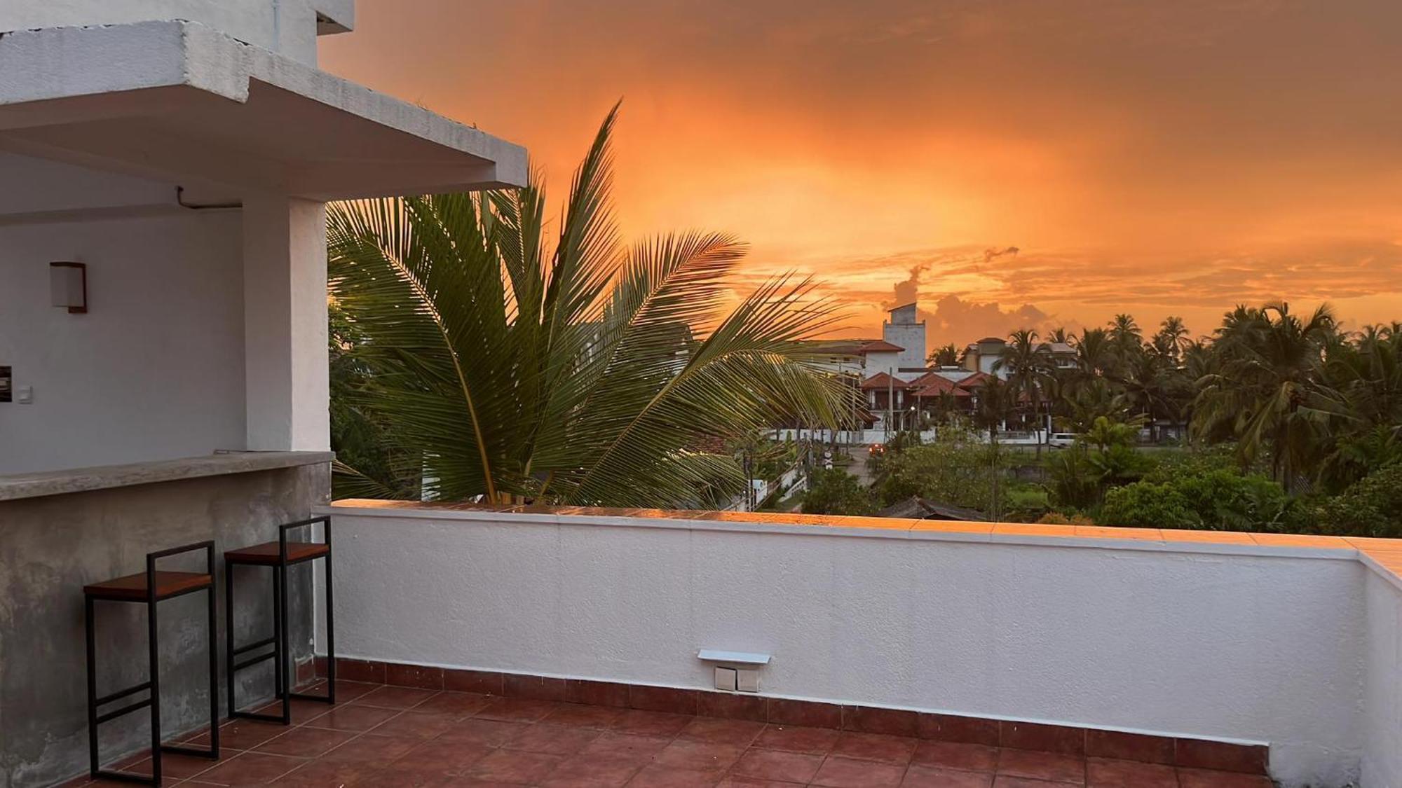 Beach Club Apartments อินดูรูวา ภายนอก รูปภาพ