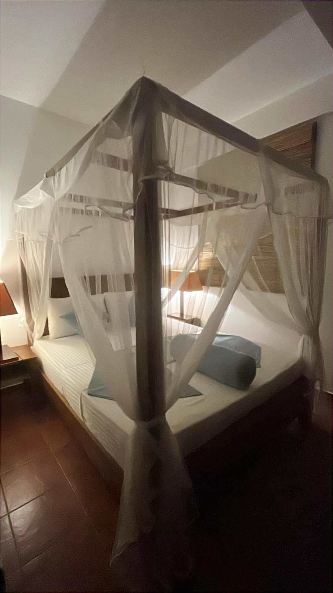 Beach Club Apartments อินดูรูวา ภายนอก รูปภาพ
